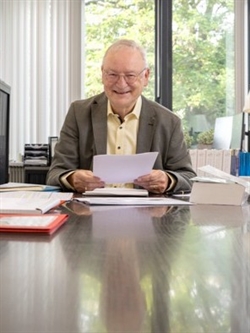 Oud-notaris Hans